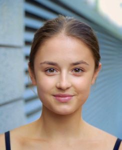 Esmee Halliday